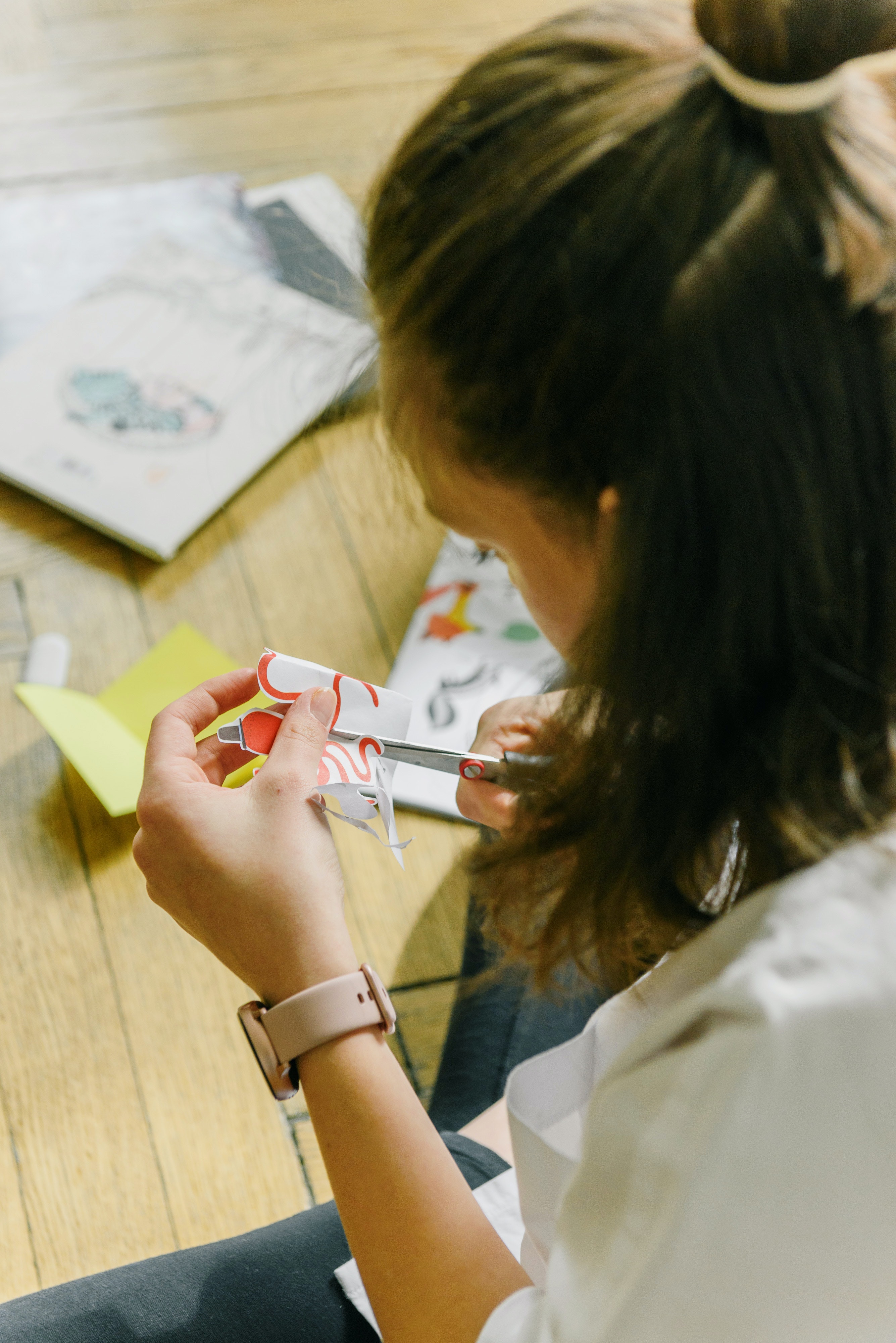 InnocentDrinks, cutting decorations